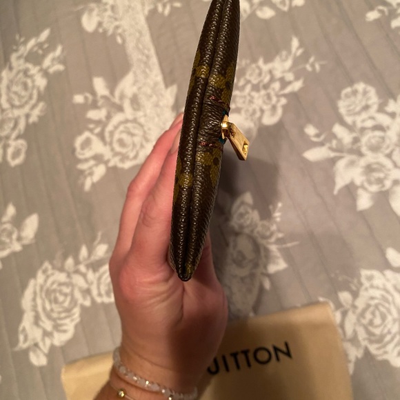 💯 Authentic Refurbished Louis Vuitton Coupon Holder or Tissue Holder - Picture 6 of 10